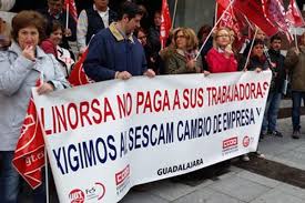 Los sindicatos CC.OO. y UGT no se fían ni de Page ni de Rojo