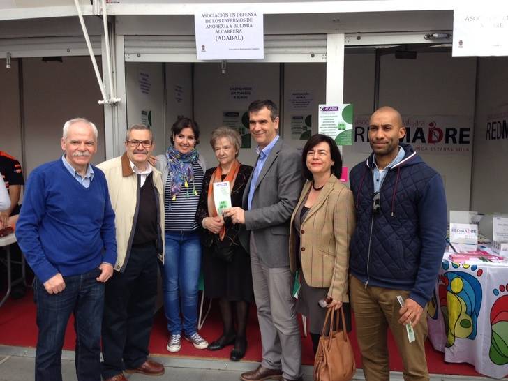 Antonio Román inaugura la I Feria de Asociaciones y asiste a la eucaristía de la Duquesa de Sevillano