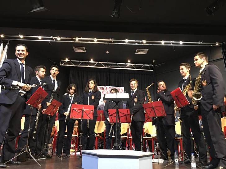El Concierto de Bandas de Alovera consiguió recaudar más de 400 euros para la AECC