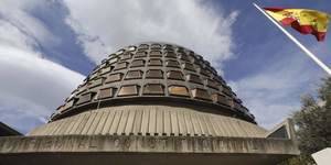 Varapalo del Tribunal Constitucional a Page al admitir el recurso contra la reducción a 35 horas semanales de los funcionarios de la Junta