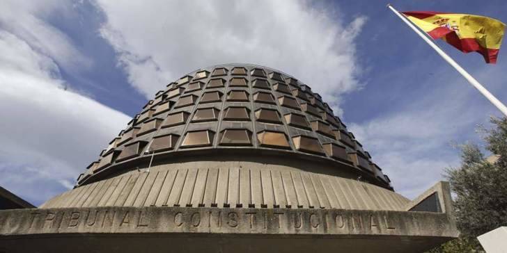 Varapalo del Tribunal Constitucional a Page al admitir el recurso contra la reducción a 35 horas semanales de los funcionarios de la Junta