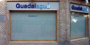 Guadalagua tiene nuevo horario en la oficina de atenci&#243;n al cliente de la calle San Esteban 5