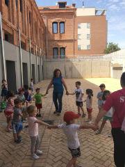 Verónica Renales visita a los participantes en el programa Días sin cole