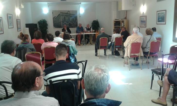 El periodista Antonio Pérez Henares ha presentado en Jadraque su libro El Rey Pequeño