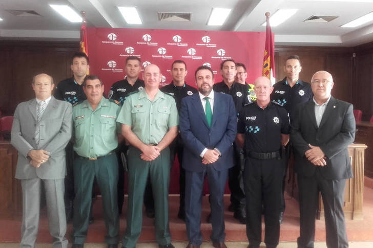 La Guardia Civil reconoce el trabajo de seis Policías Locales de Azuqueca