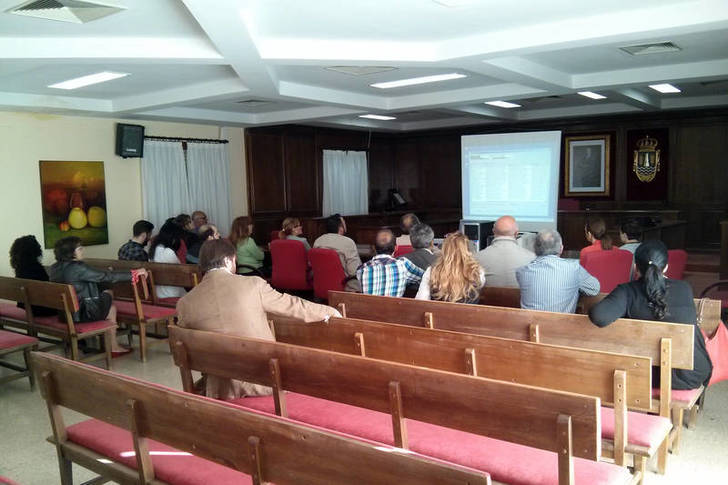 Un momento del sorteo. Fotografía: Ayuntamiento de Azuqueca