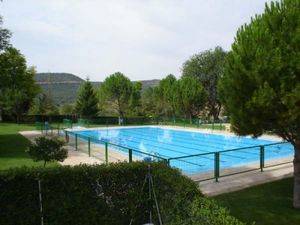 En observación un niño de 8 años tras ser reanimado después de caer a una piscina de Cabanillas
