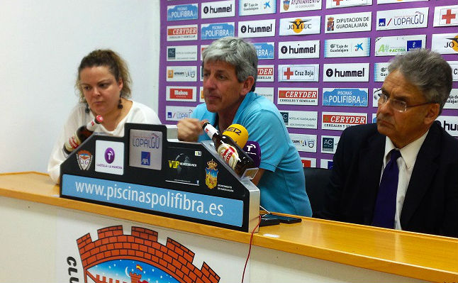 Alberto Parras, en su presentación: Tenemos que confeccionar el mejor equipo posible con humildad, sencillez y trabajo