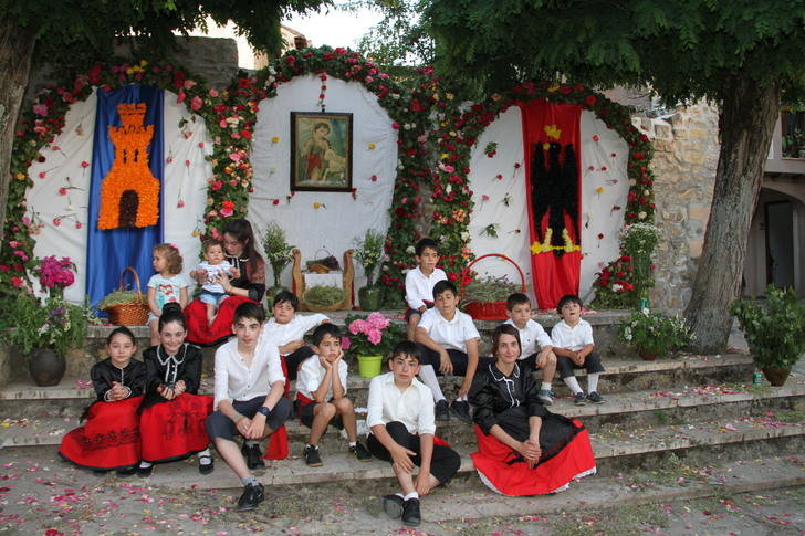 El barrio de San Juan se lleva el premio al mejor Arco de San Juan 2016 en Sigüenza