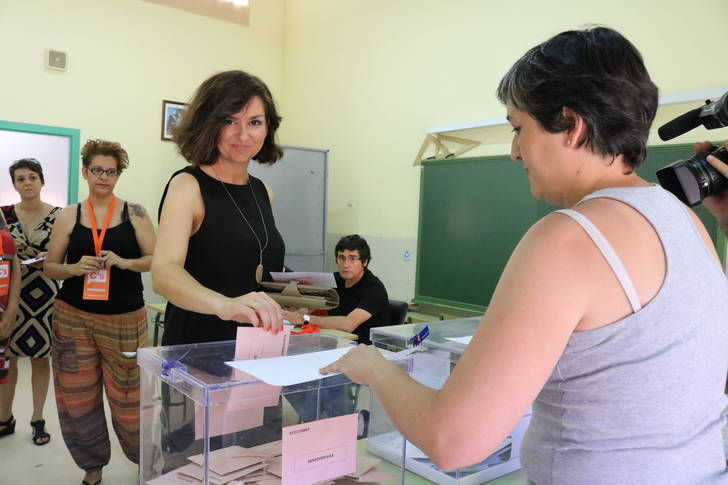 Orlena de Miguel vota : “Tenemos la oportunidad de lograr un gobierno estable, valiente y reformista”