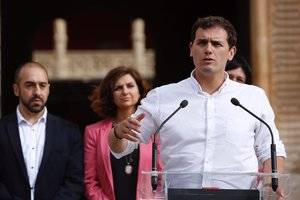 Rivera recorre las calles de Guadalajara y manda una seria advertencia al PSOE
