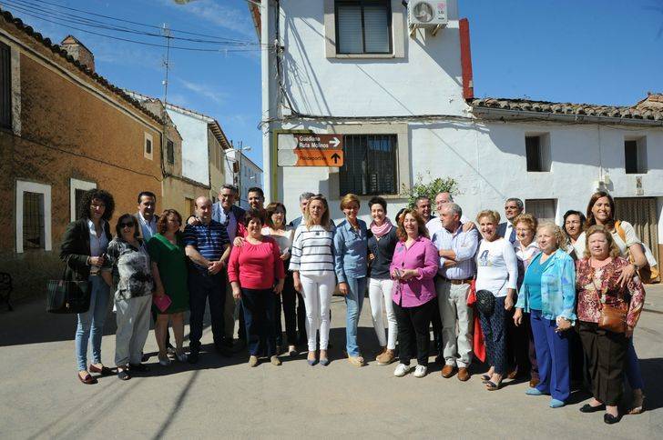 Cospedal destaca la buena noticia que supone que, por primera vez desde 2010, estemos por debajo de los cuatro millones de parados en España