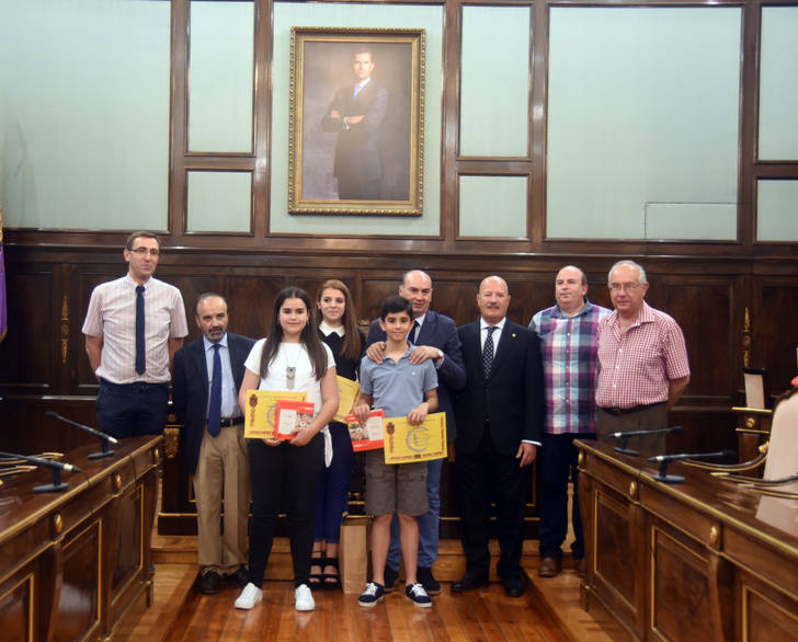 Latre felicita a los alumnos ganadores del concurso de redacción escolar Cela, siempre en La Alcarria