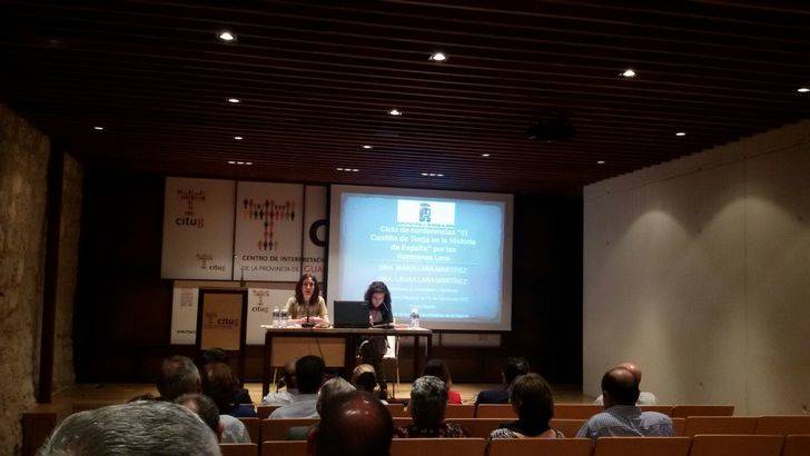 Conferencia de las historiadoras Lara Martínez en el castillo de Torija