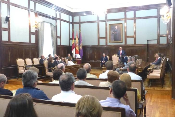 Latre: Si por algo hemos de destacar a los funcionarios de la Diputación es por su amor a la provincia, a sus pueblos y gentes