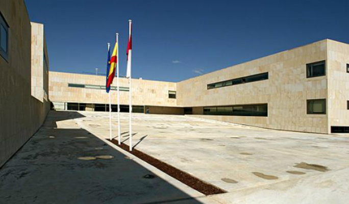 Pedalearán desde Valdeluz hasta Toledo para pedirle un colegio al consejero de Educación