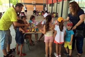 Más de doscientos niños estrenan los campamentos urbanos municipales de Azuqueca