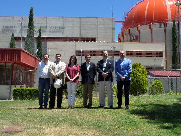 El Presidente de la Diputación de Guadalajara visita los trabajos de desmantelamiento de la central de Zorita