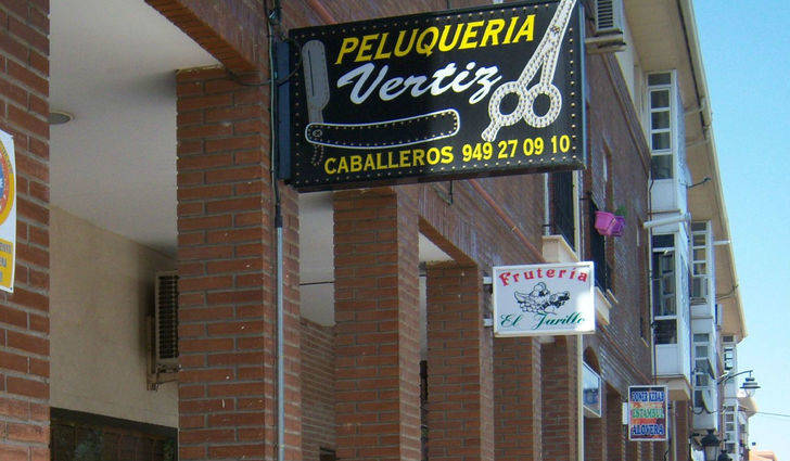 Vecinos y comerciantes valoran positivamente las campañas de promoción del comercio local en Alovera