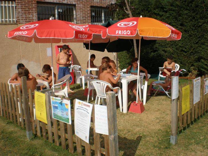 La lectura más refrescante en las piscinas de Alovera