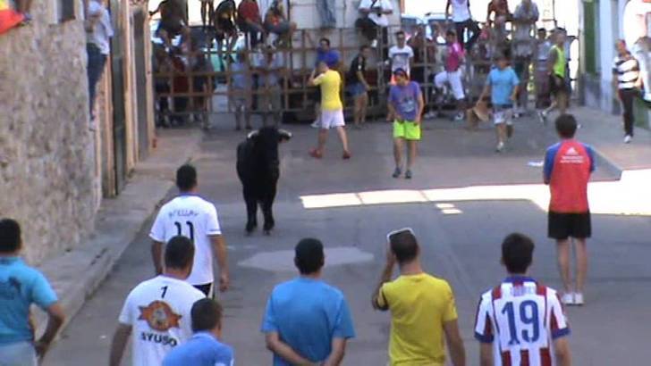 Un hombre de 50 años, en estado muy grave tras una cogida en el encierro de Budia