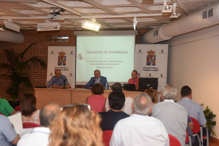 La Diputación ha ayudado a casi un centenar de alcaldes y concejales a formarse para la gestión diaria