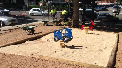 El Ayuntamiento trabaja en la creación de una zona de recreo infantil junto a la Clínica de la Antigua