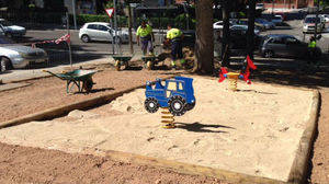 El Ayuntamiento trabaja en la creación de una zona de recreo infantil junto a la Clínica de la Antigua