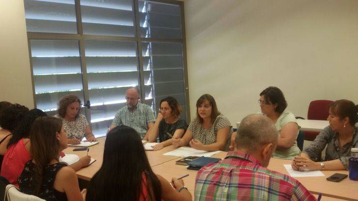 La Mesa de Integración se reúne para abordar la problemática de las familias en riesgo de exclusión