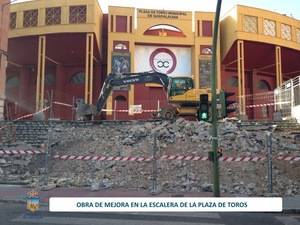 Avanza a buen ritmo la renovación de la escalera de acceso a la Plaza de Toros de Guadalajara