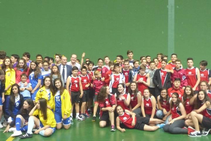 El Polideportivo San José de la Diputación acoge la entrega de premios del Campeonato de Deporte en Edad Escolar