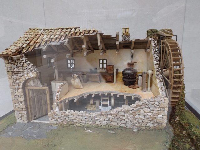 Exposición de la antigua fábrica de chocolate de Brihuega Posada del Cordón de Atienza