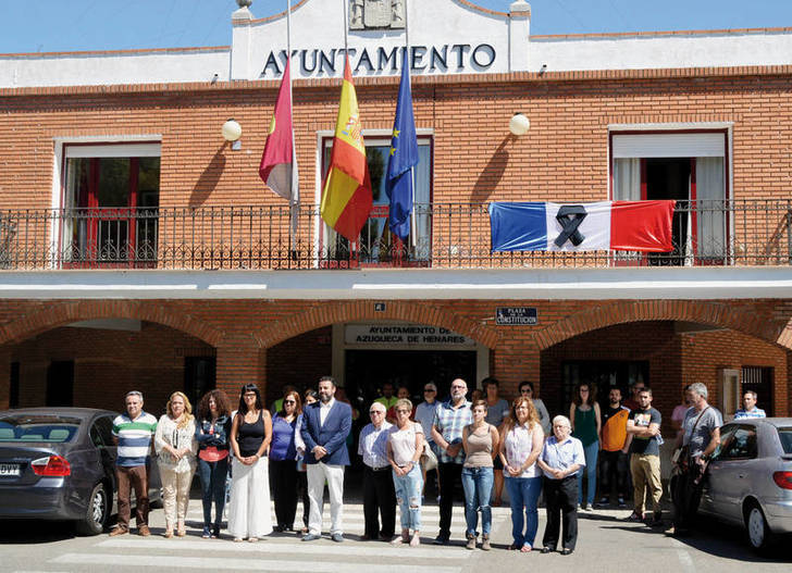 Un momento de la concentración celebrada este mediodía. Fotografía: Álvaro Díaz Villamil/ Ayuntamiento de Azuqueca de Henares