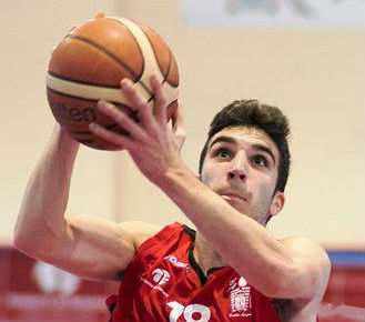 Carlos Calvo seguirá un año más en el Isover Basket Azuqueca