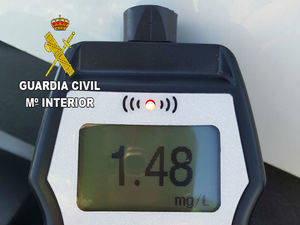 La Guardia Civil detiene en Alovera a un camionero que superó 9 veces el límite de alcoholemia