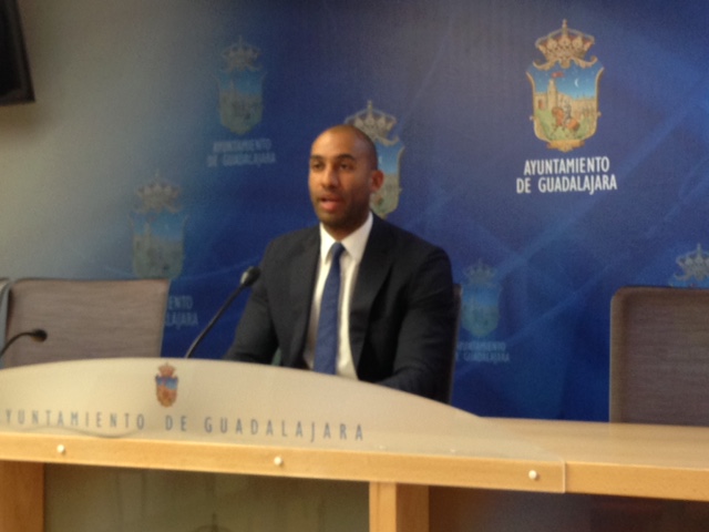 Engonga defiende la transparencia y la actuación de los técnicos en el proceso de adjudicación de los conciertos