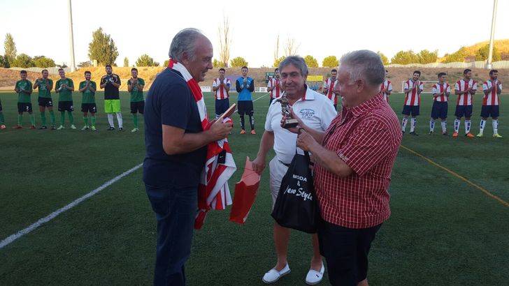 Alovera y Moscardó rinden homenaje a Manolo Coloscou
