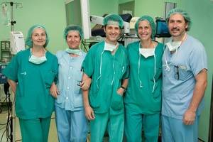 El servicio de Traumatología del Hospital de Guadalajara, el primero de España en llevar a cabo una reconstrucción capsular superior