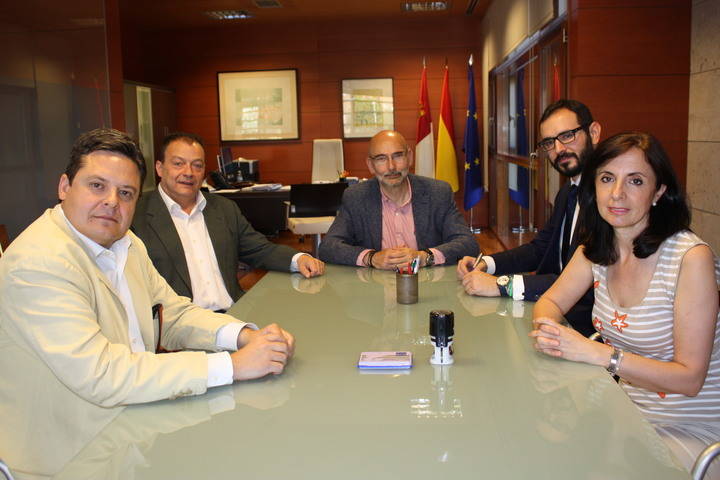 El Gobierno regional se apoya en los farmacéuticos para luchar contra la drogodependencia