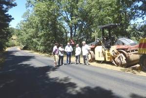 La Diputación mejora el firme y la señalización de la carretera de Valverde de los Arroyos