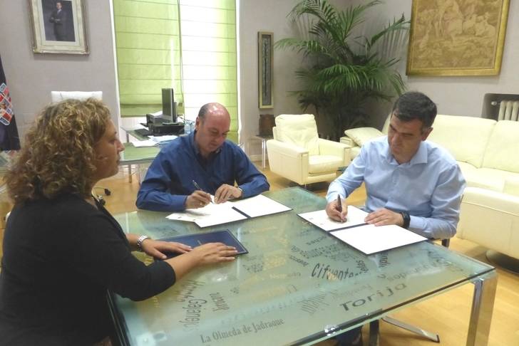 La Diputación y el Ayuntamiento de Guadalajara renuevan la colaboración para atender necesidades de emergencia social