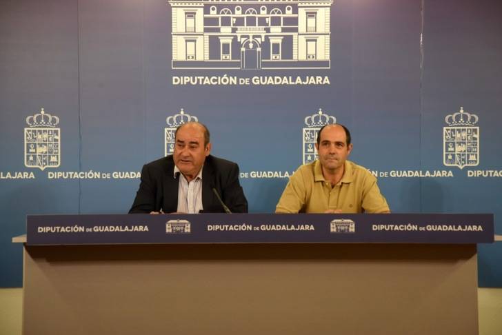 La Diputación ha atendido a una veintena de pueblos con cisternas de agua potable en lo que va de año