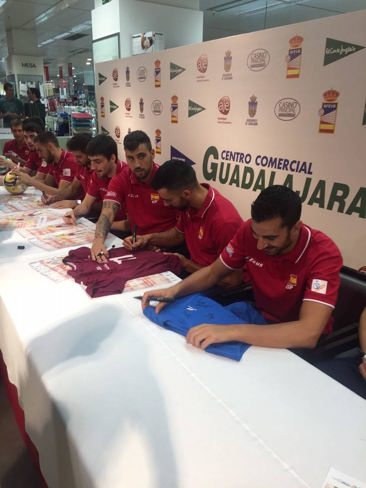 AJE trae la pasión por el voleibol a Guadalajara