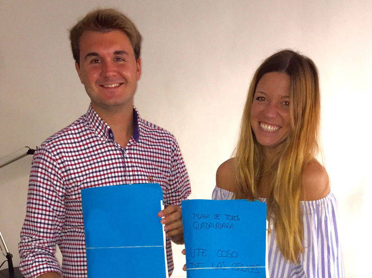 Coso de Las Cruces entrega más de un millar de firmas a la Fundación Toro de Lidia