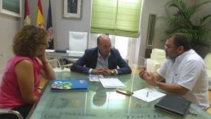 El presidente de la Diputación se reúne con la Asociación de Familias Numerosas