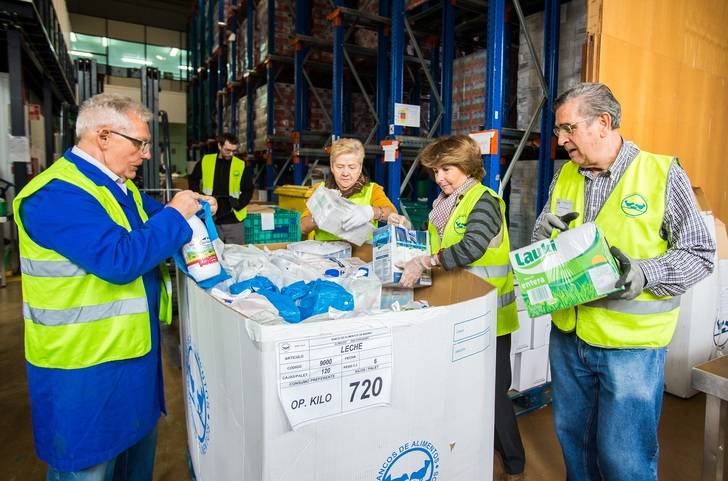 La Obra Social ”la Caixa” recoge más de 3.700 litros de leche en favor del Banco de Alimentos de Guadalajara