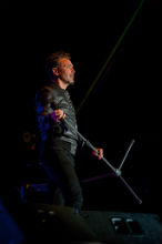 La masiva participación de los vecinos y el papel activo de las peñas definen las fiestas de Valdeluz