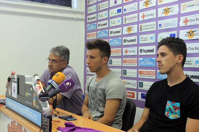 Joshua Zapata y Álex Alonso se presentan como nuevos jugadores del C.D. Guadalajara