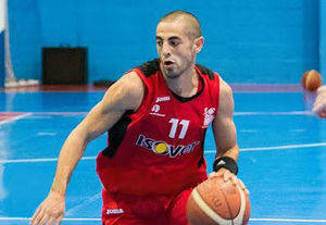 El capitán Álvaro Rojas, renueva un año más con el Isover Basket Azuqueca