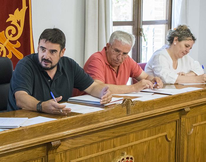 Carnicero acusa al alcalde de Marchamalo de mercadear con el servicio de transporte urbano